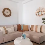 Pounta ,2br W Shared Pool,fiora I