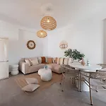 Pounta ,2br W Shared Pool,fiora I *