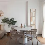 Pounta ,2br W Shared Pool,fiora I Pounda