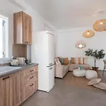 Pounta ,2br W Shared Pool,fiora I * Pounda