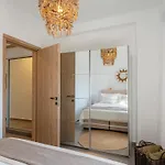 Pounta ,2br W Shared Pool,fiora I *