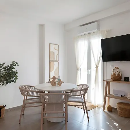 Vakantiehuis Pounta ,2Br Apartment W Shared Pool,Fiora I